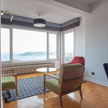 Nova Homes Spectacular View, 5Br/2Ba, Ac, Family Apartment 이스탄불