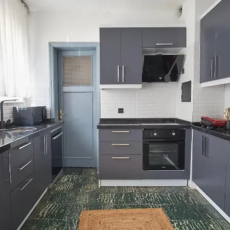 Nova Homes Spectacular View, 5Br/2Ba, Ac, Family Apartment 아파트 이스탄불